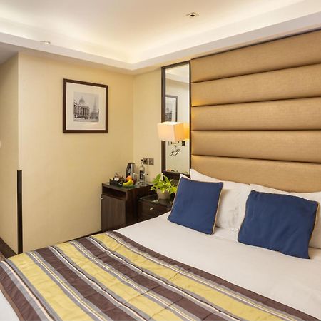 Park Grand Mayfair London Luaran gambar A room at the hotel