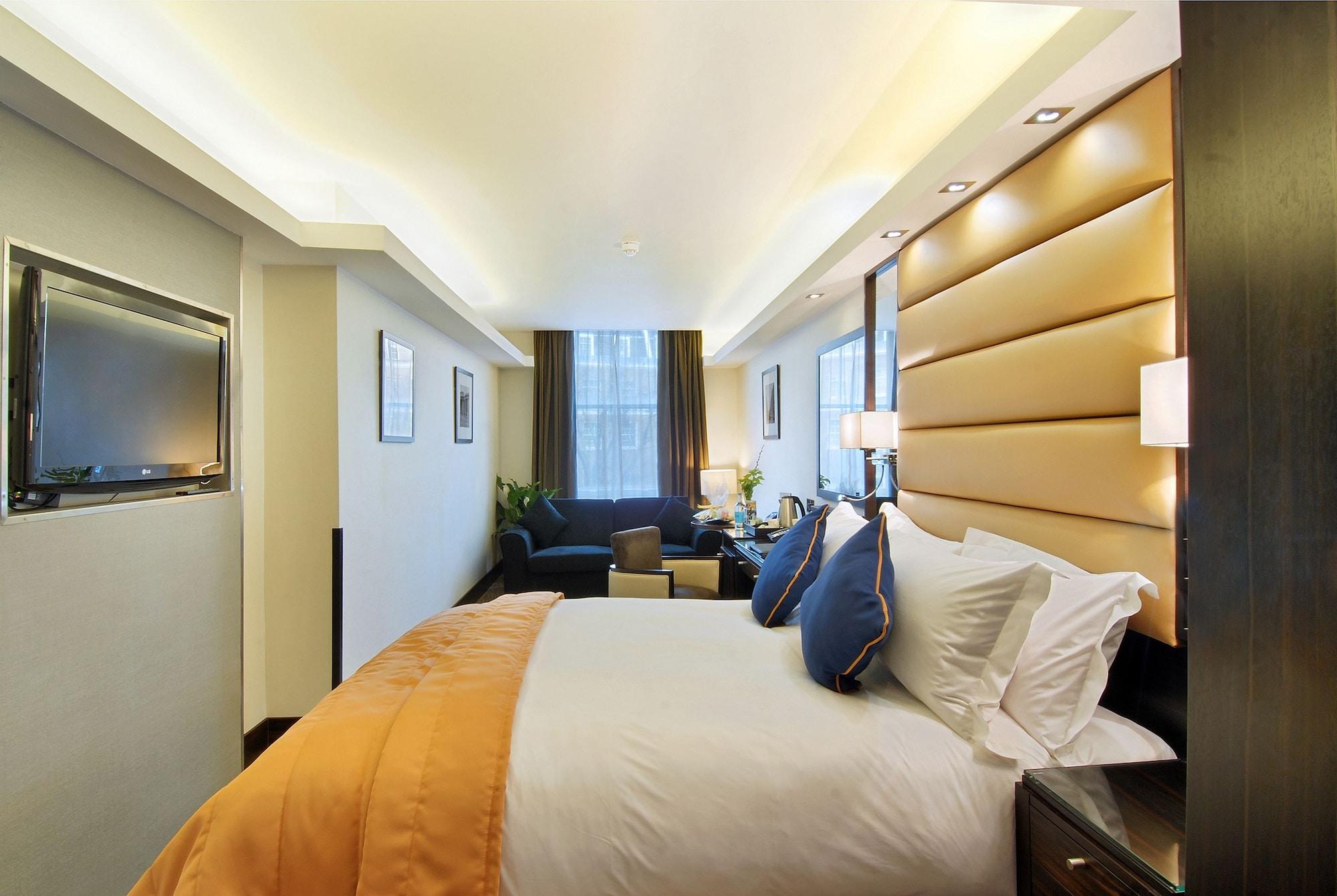 Park Grand Mayfair London Luaran gambar A bedroom at the hotel