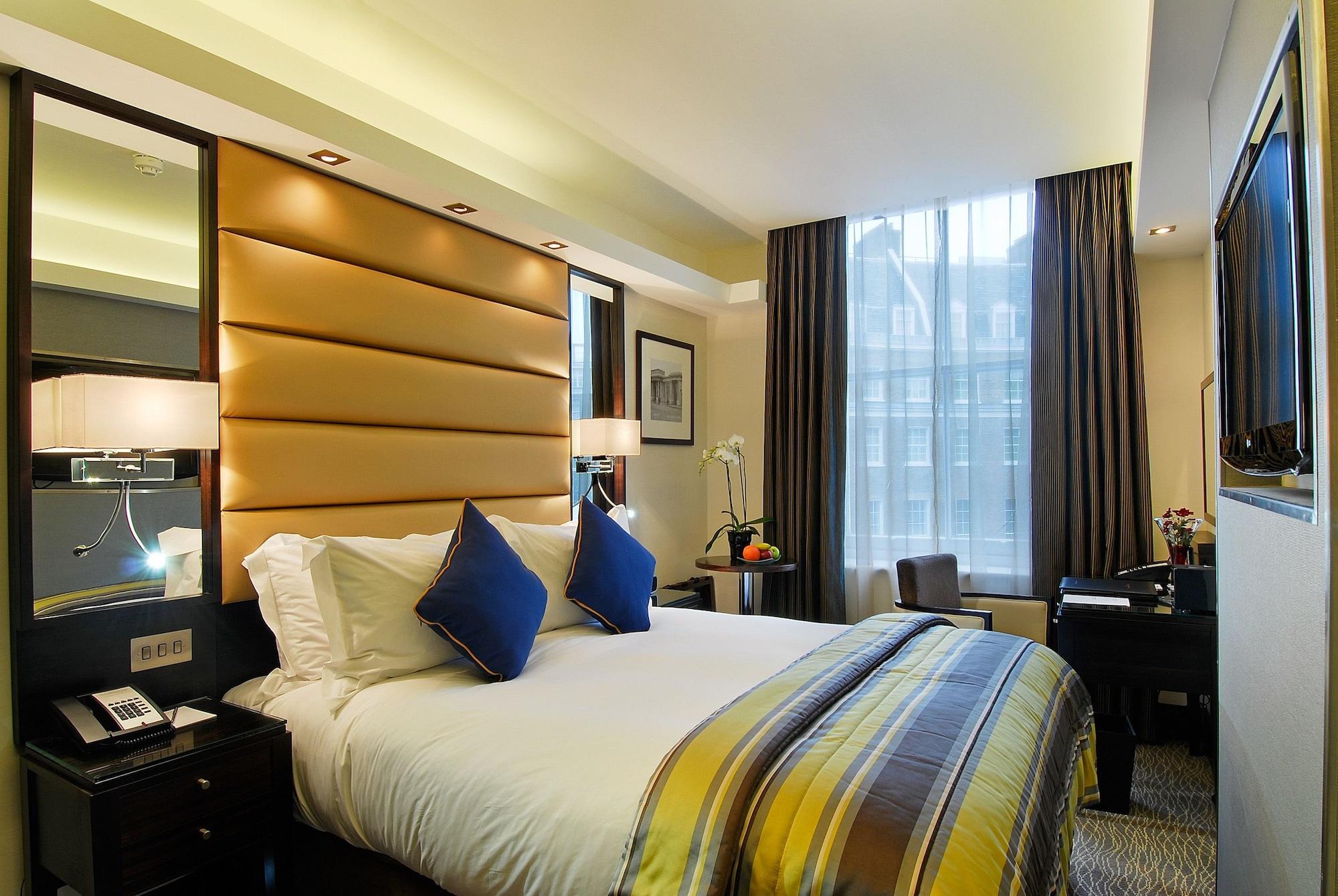 Park Grand Mayfair London Luaran gambar A bedroom at the hotel