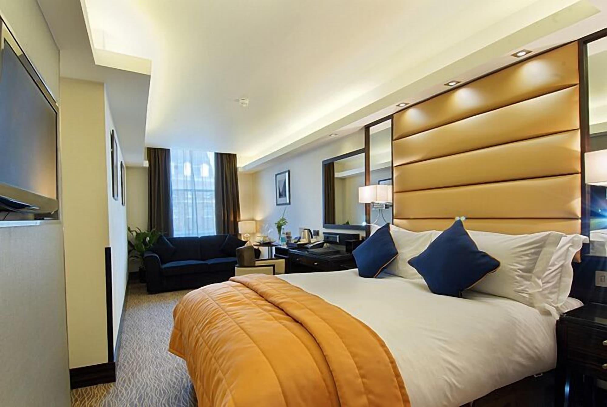 Park Grand Mayfair London Luaran gambar A suite at the hotel