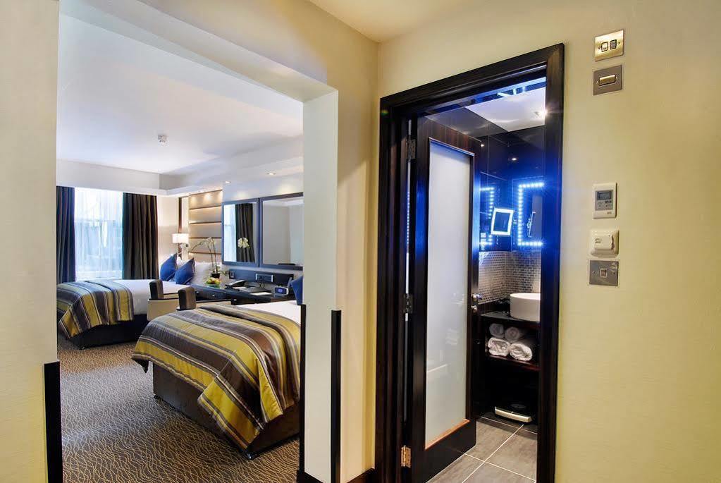 Park Grand Mayfair London Luaran gambar A room at the hotel