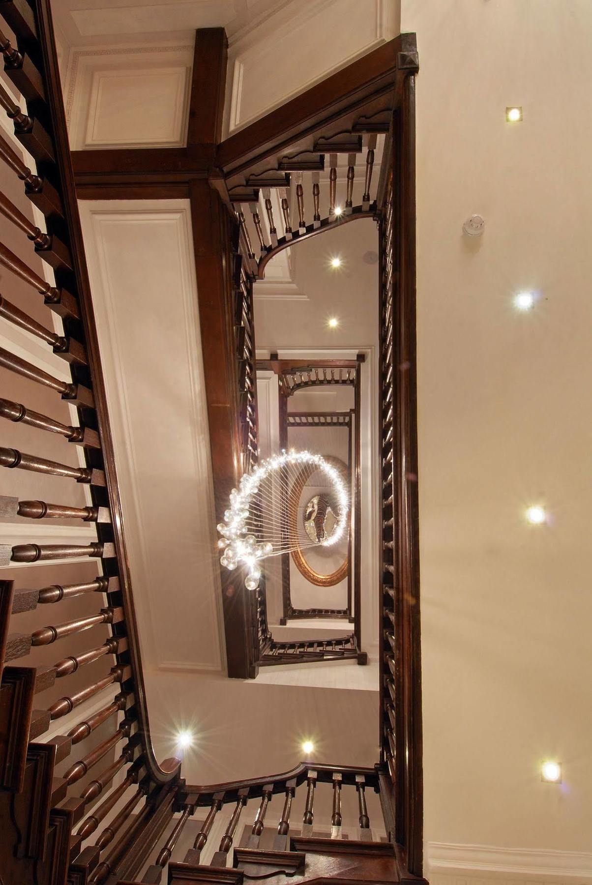 Park Grand Mayfair London Luaran gambar Stairwell